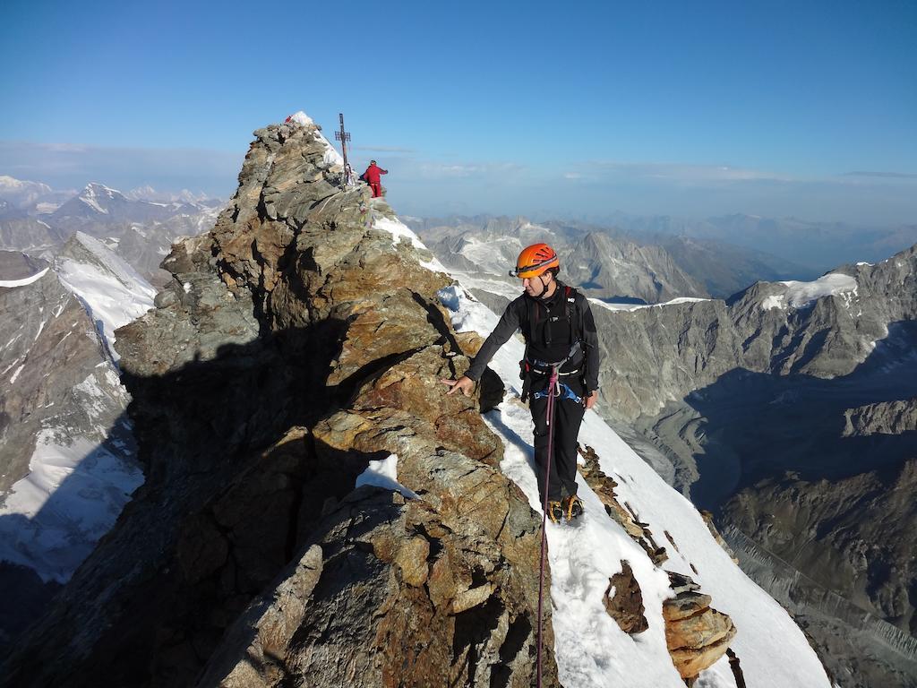 Appartementhaus Crystal Tasch Bagian luar foto